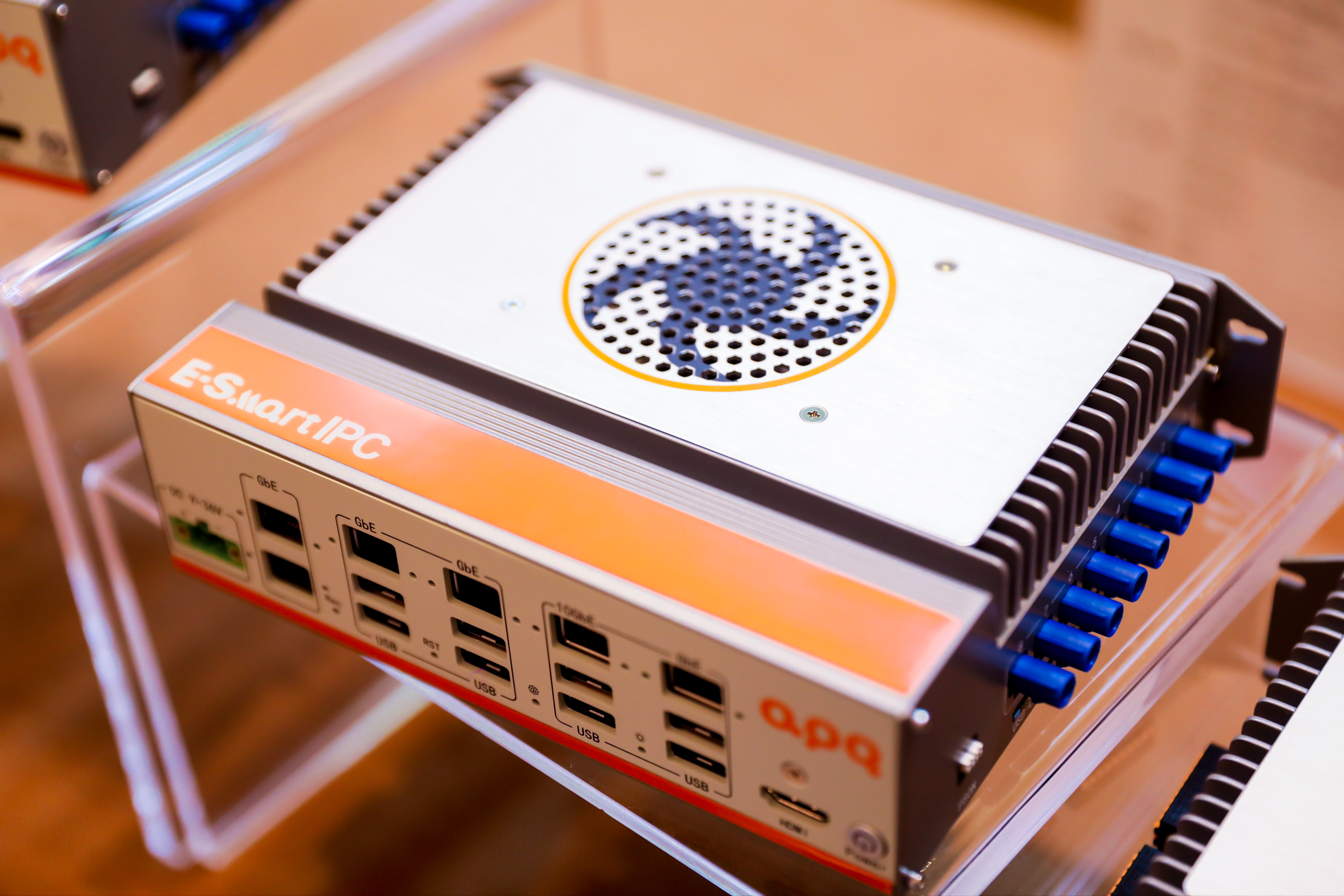 10141922_a5872421990_plx